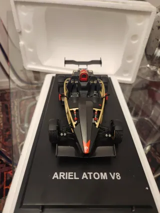 Maqueta Coche Ariel Atom V8