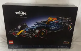 LEGO Technic Oracle Red Bull Racing RB19