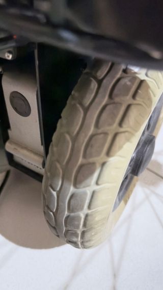 Silla de ruedas eléctrica como nueva