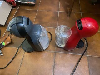 Cafetera Dolce Gusto Roja y Gris