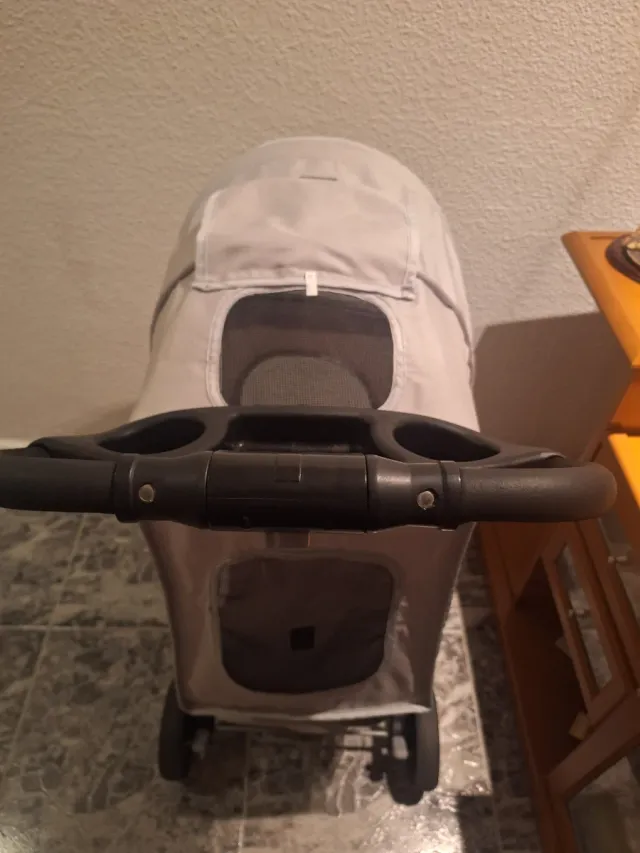 Cochecito para perros gris