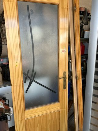 Puerta interior de madera