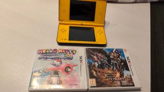 Consola Nintendo DSi XL Amarilla y Negra + Juegos