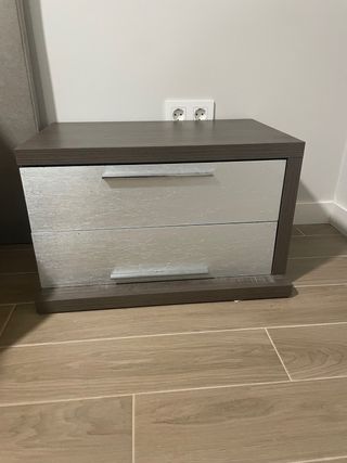 Cómoda y Mesitas de Noche a Juego