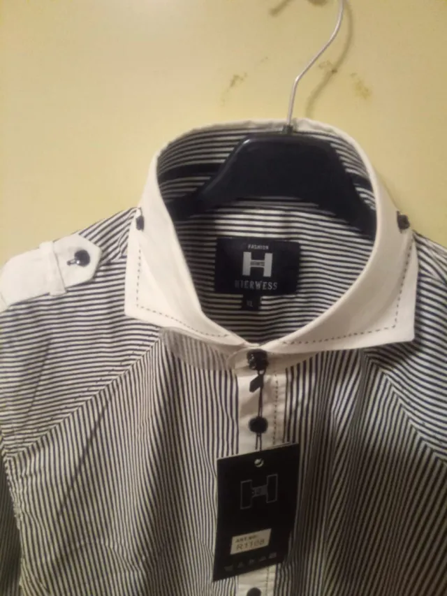 Camisa retro de rayas hombre