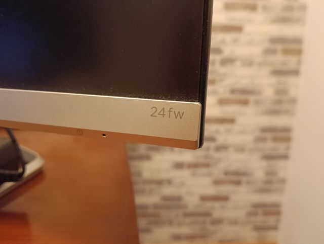 Monitor HP 24fw Plata y Negro