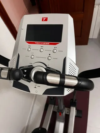 Elíptica de gimnasio en Alcalá de Henares