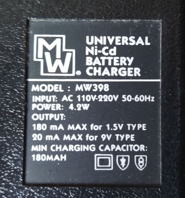 Cargador Pilas Universal Ni-Cd