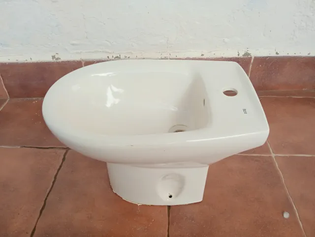Bidet de porcelana blanco