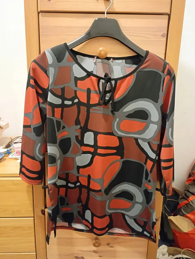 Blusa manga larga estampada multicolor