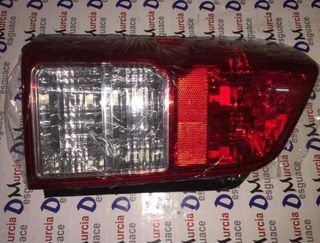 Nissan 1154603 piloto trasero izquierdo pathfinder