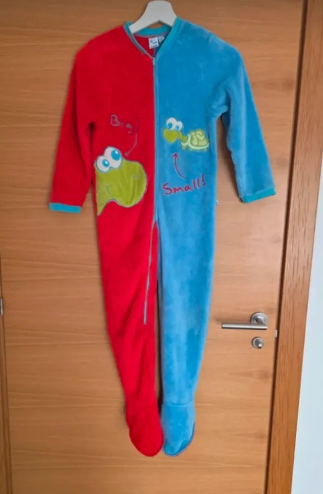 Pijama entero infantil rojo y azul