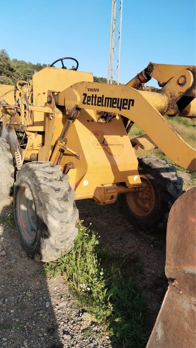 Volvo Zettelmeyer averiada