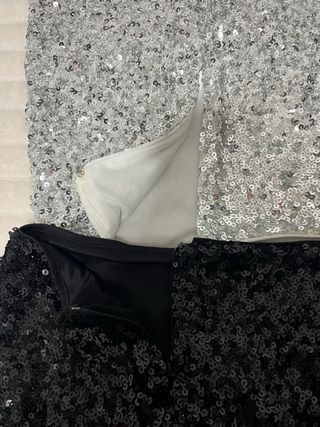 Faldas de lentejuelas negras y plateadas