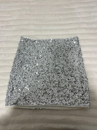 Faldas de lentejuelas negras y plateadas