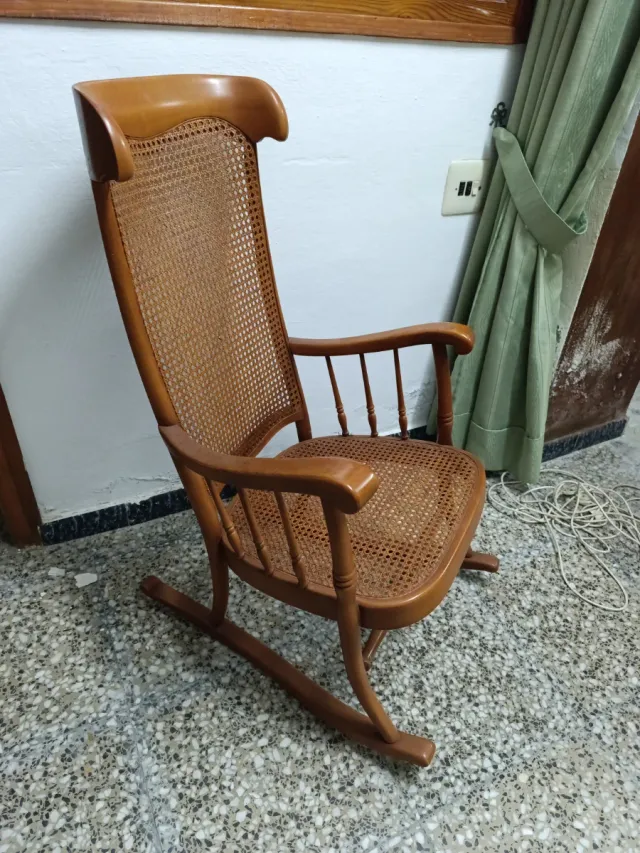 Conjunto 2 Mecedoras Madera y Rattan