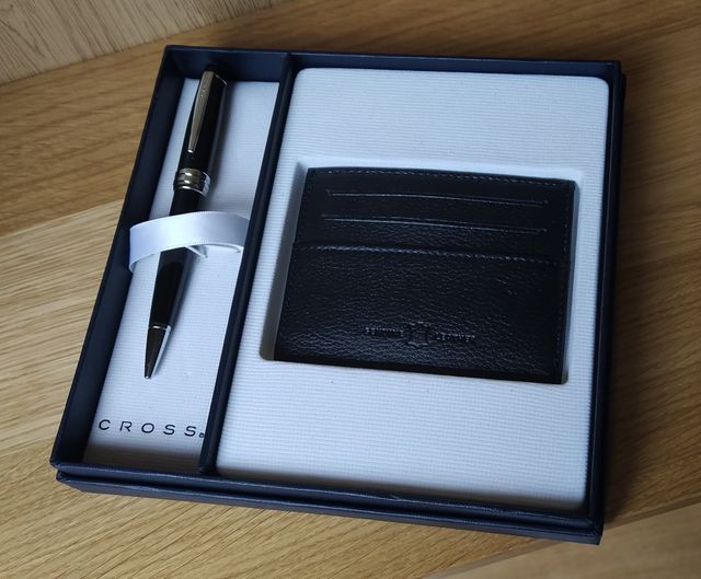 Bolígrafo y tarjetero Cross