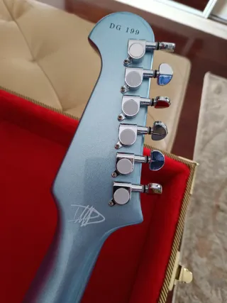 Gibson DG nr 199. Gibson de Dave Grohl