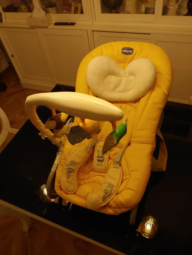 Hamaca bebé Chicco amarilla