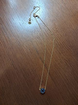 Collar Bimba y Lola azul y dorado.