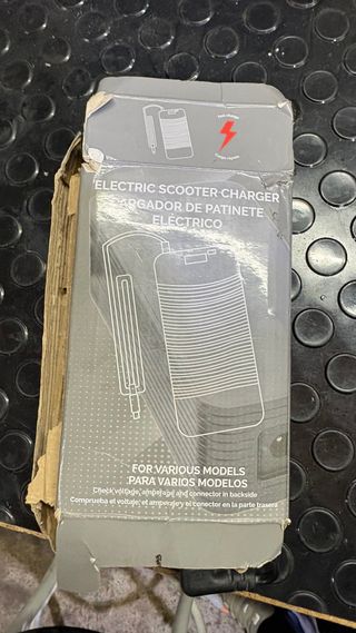 Cargador Patinete Eléctrico