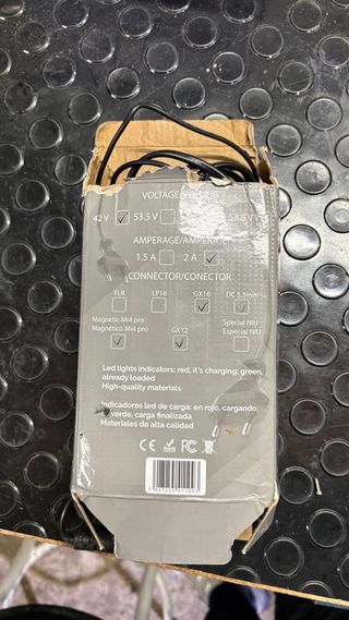 Cargador Patinete Eléctrico