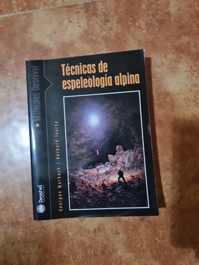 Técnicas de la espeleología alpina