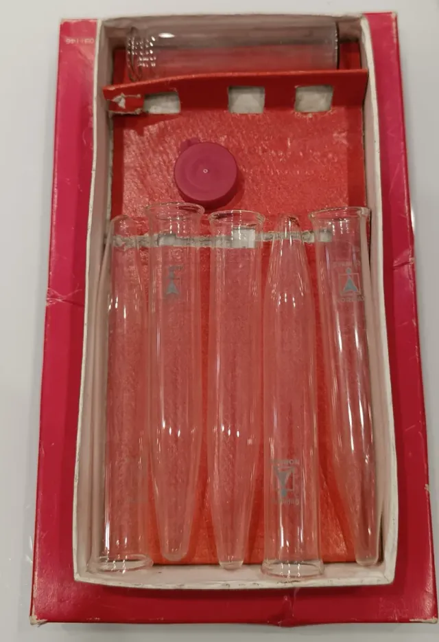 Conjunto tubos de ensaio e balão fundo redondo