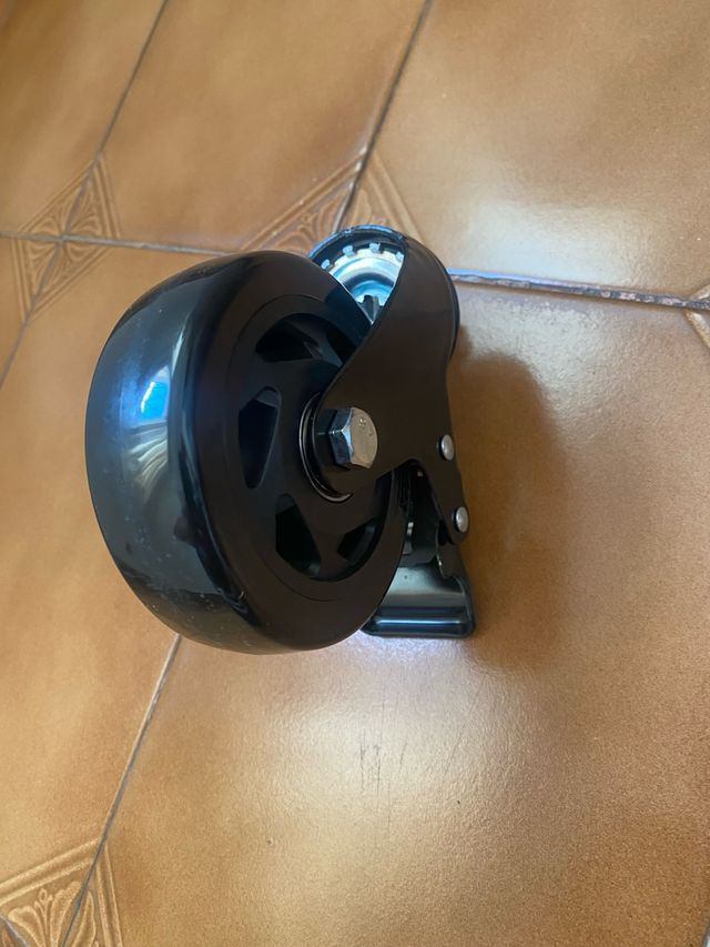 4 Ruedas Negras con Freno