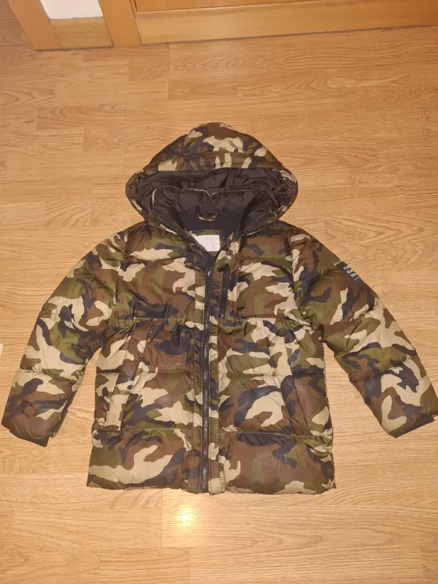 Cazadora camuflaje con capucha