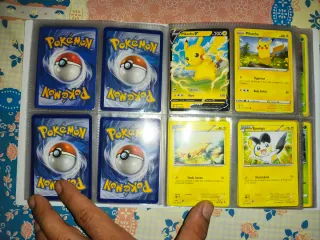 Lote cartas Pokémon y álbum