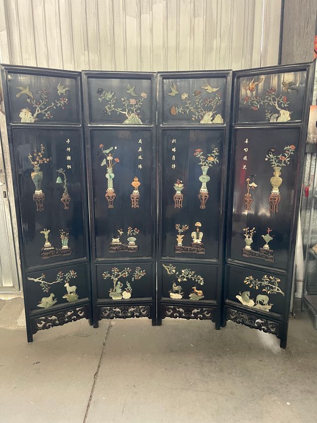Biombo antiguo oriental con incruistacion de jade