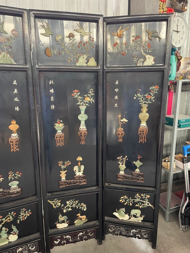 Biombo antiguo oriental con incruistacion de jade