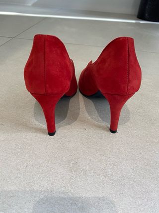 Zapatos de tacón rojos ante talla 37