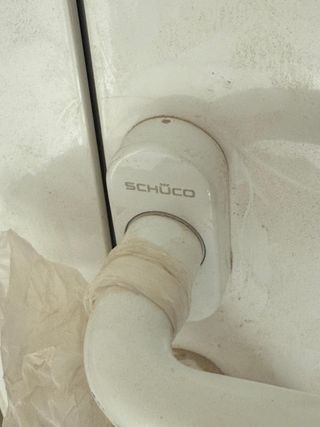 Puerta Aluminio Ext. Blanca SCHUCO