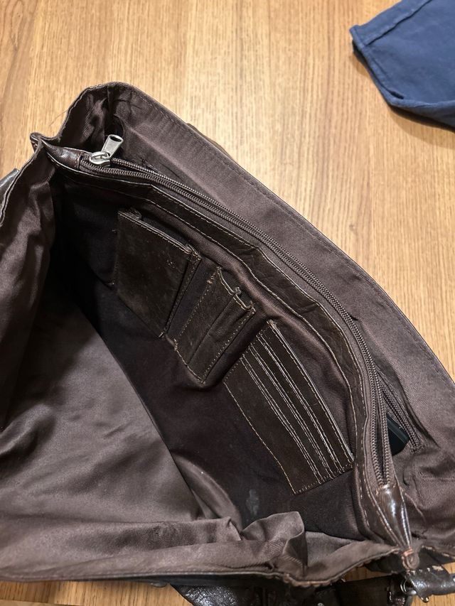 Maletín de cuero marrón