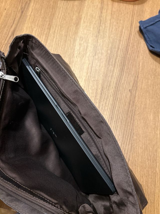 Maletín de cuero marrón