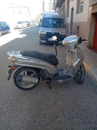 Moto Scooter Plata  49 cc