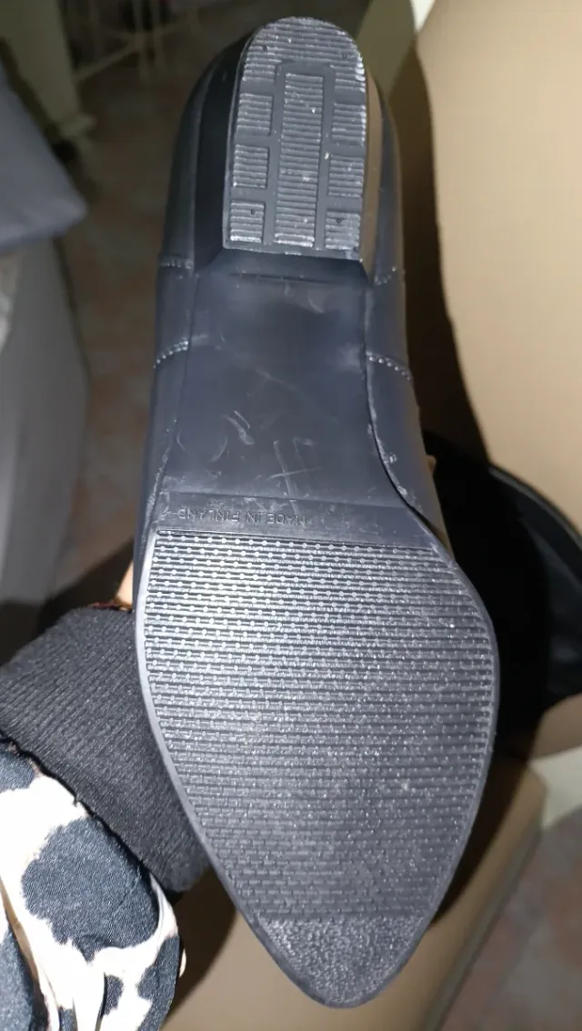 Botas de cuero negras con hebilla