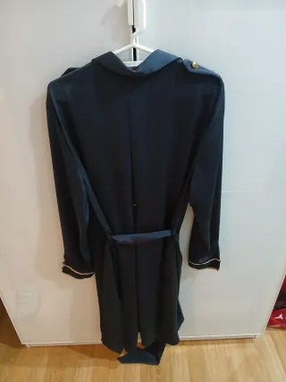 Vestido camisero Zara azul marino con detalles dor