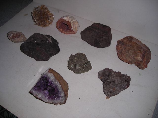Lote de minerales y piedras + MALETIN