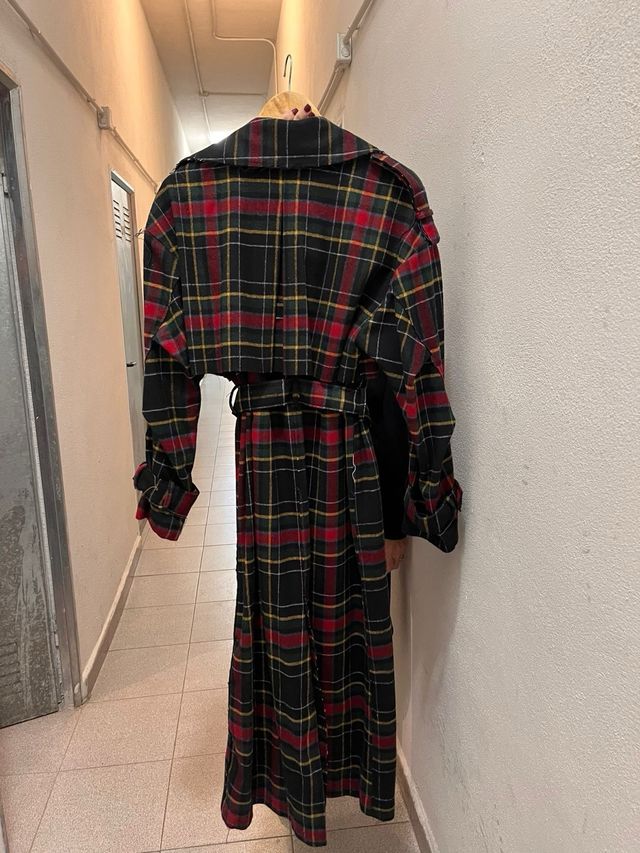 Abrigo largo cuadros Zara