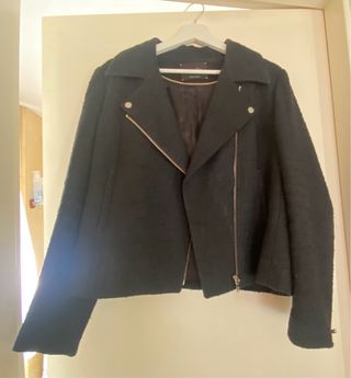 Chaqueta negra estilo motero, de vestir