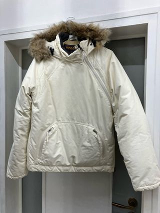 Piumino Woolrich bianco con cappuccio