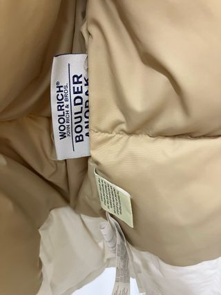 Piumino Woolrich bianco con cappuccio