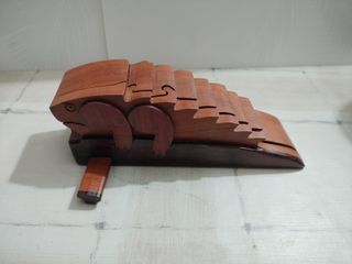 Caja rompecabezas de madera artesanal