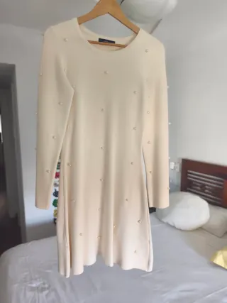 Vestido Zara blanco con perlas