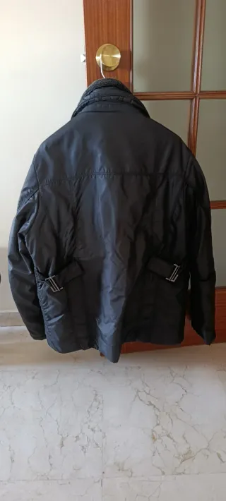 Parka negra Roberto Bassi talla 50  invierno