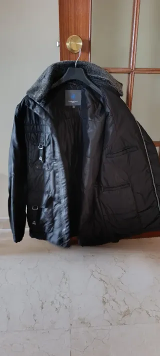 Parka negra Roberto Bassi talla 50  invierno