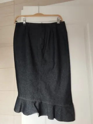 Falda vaquera con volante